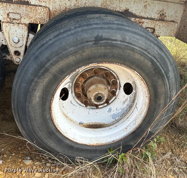 image for item ND9288 2012 Dragon tank trailer