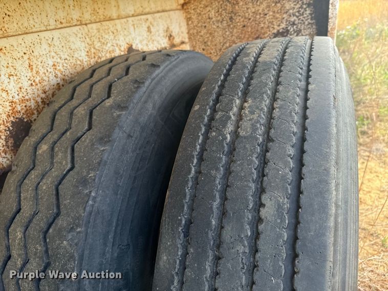 image for item ND9288 2012 Dragon tank trailer