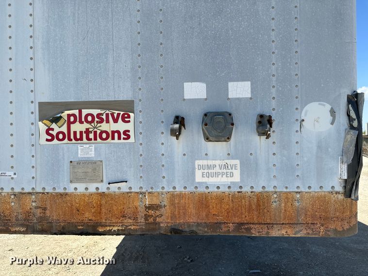 image for item NL9707 2002 Hyundai  V12530152AJS dry van trailer