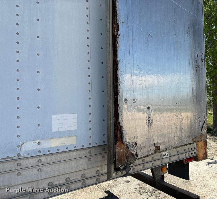 image for item NL9707 2002 Hyundai  V12530152AJS dry van trailer