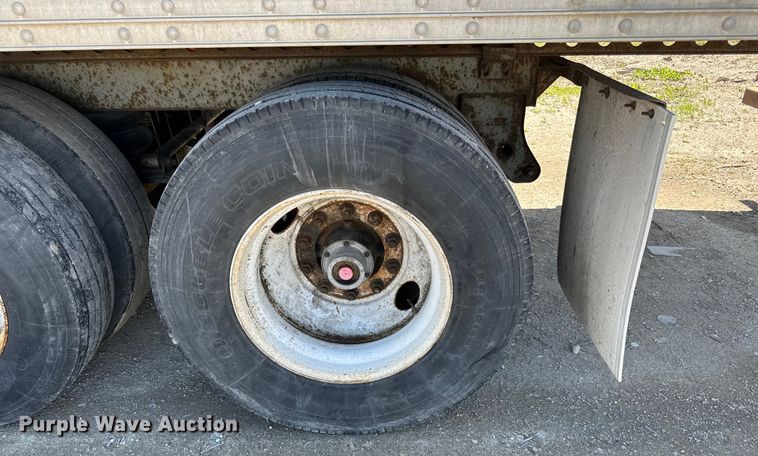 image for item NL9707 2002 Hyundai  V12530152AJS dry van trailer