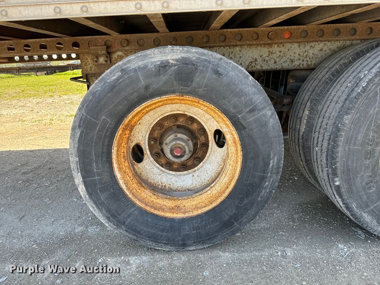 image for item NL9707 2002 Hyundai  V12530152AJS dry van trailer