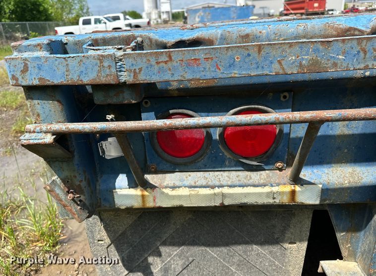image for item NR9818 1982 Daco TUI9D4582 drop deck trailer