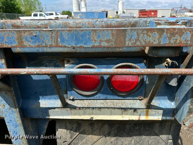 image for item NR9818 1982 Daco TUI9D4582 drop deck trailer