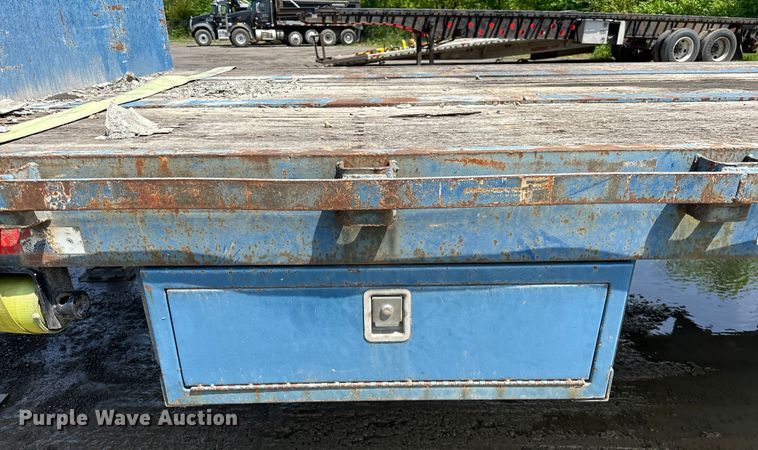 image for item NR9818 1982 Daco TUI9D4582 drop deck trailer