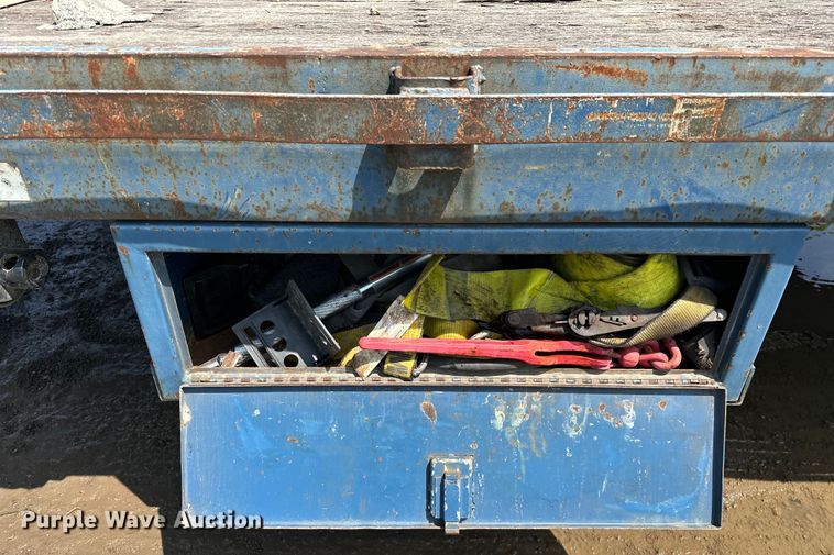 image for item NR9818 1982 Daco TUI9D4582 drop deck trailer