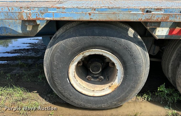 image for item NR9818 1982 Daco TUI9D4582 drop deck trailer