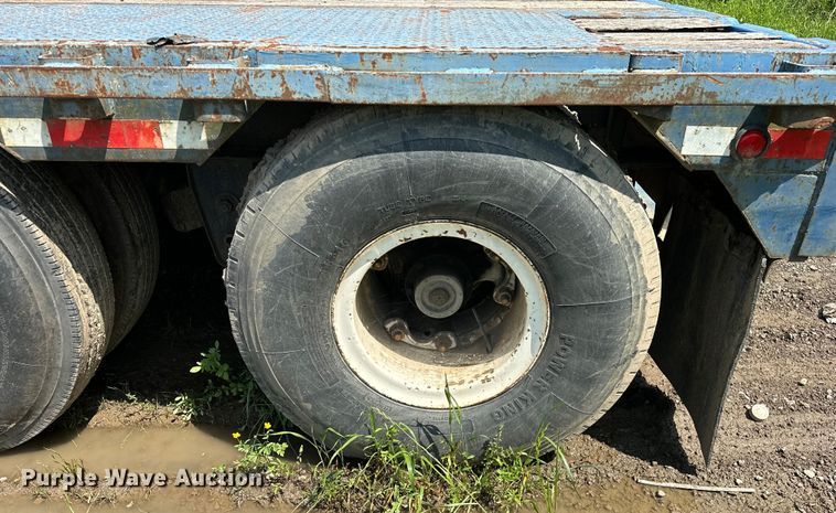 image for item NR9818 1982 Daco TUI9D4582 drop deck trailer
