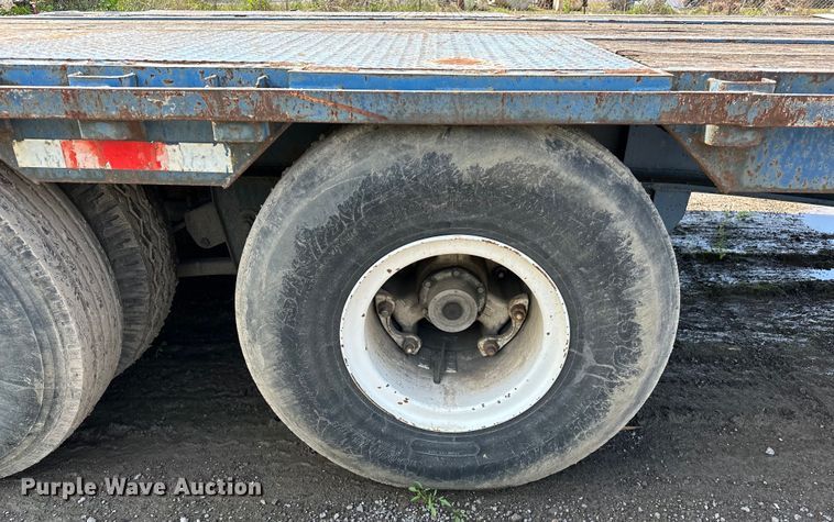 image for item NR9818 1982 Daco TUI9D4582 drop deck trailer