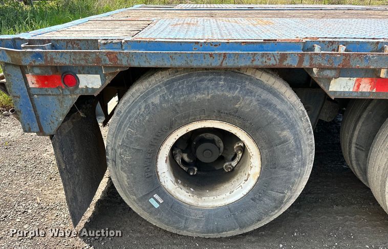 image for item NR9818 1982 Daco TUI9D4582 drop deck trailer