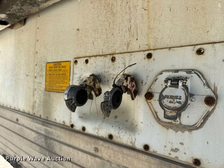 image for item NR9841 1992 Utility  VS2R refrigerated van trailer