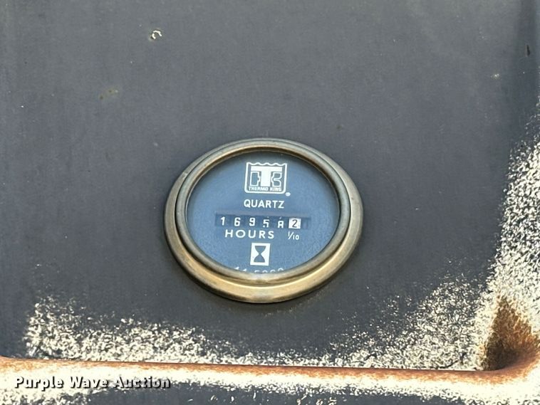 image for item NR9841 1992 Utility  VS2R refrigerated van trailer