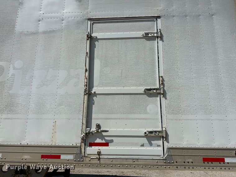 image for item NR9841 1992 Utility  VS2R refrigerated van trailer