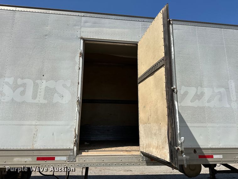 image for item NR9841 1992 Utility  VS2R refrigerated van trailer