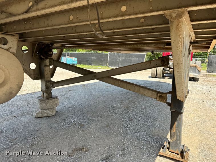 image for item NR9841 1992 Utility  VS2R refrigerated van trailer