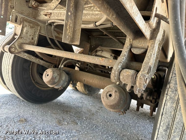 image for item NR9841 1992 Utility  VS2R refrigerated van trailer