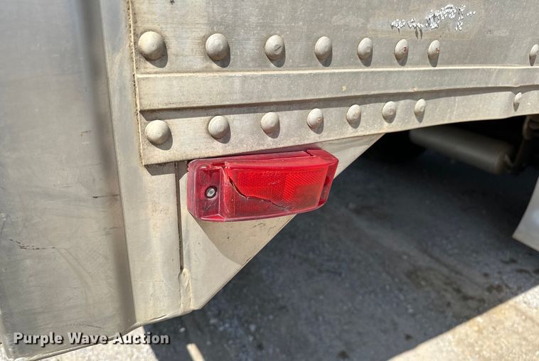 image for item NR9841 1992 Utility  VS2R refrigerated van trailer