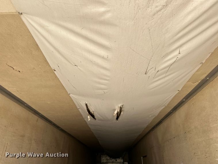 image for item NR9841 1992 Utility  VS2R refrigerated van trailer