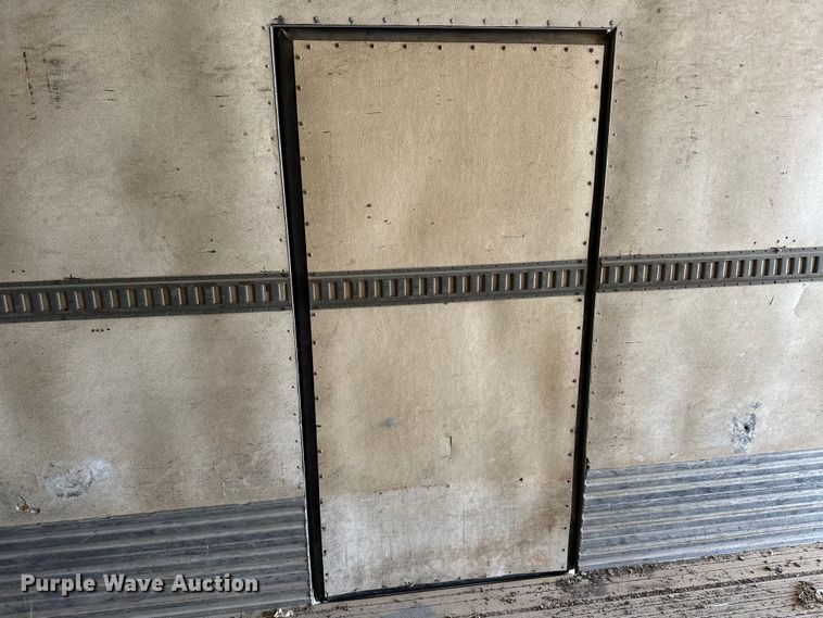 image for item NR9841 1992 Utility  VS2R refrigerated van trailer