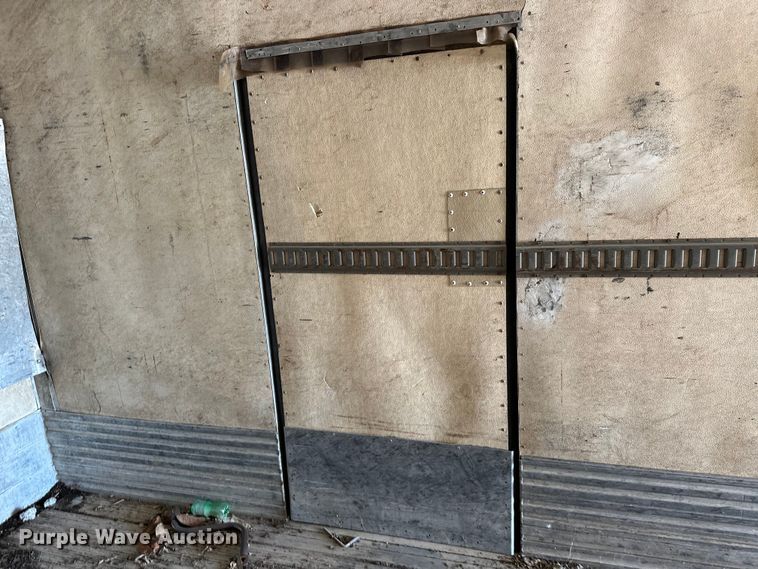 image for item NR9841 1992 Utility  VS2R refrigerated van trailer