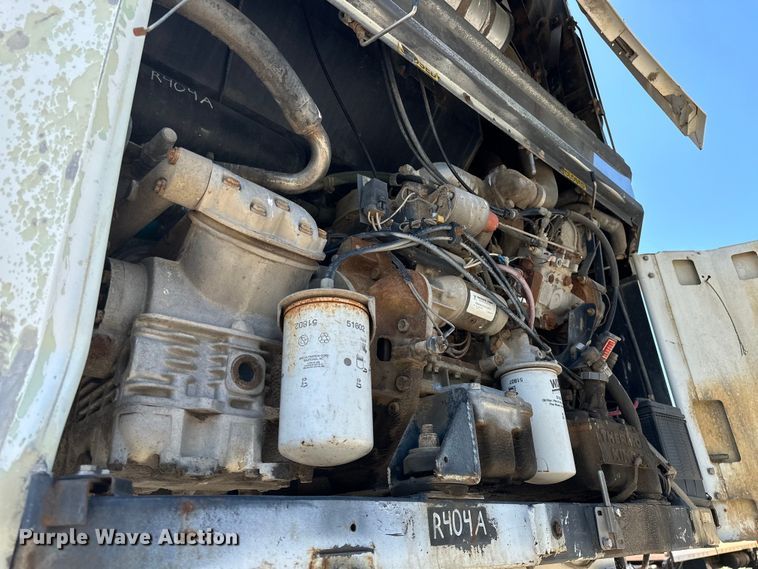 image for item NR9841 1992 Utility  VS2R refrigerated van trailer