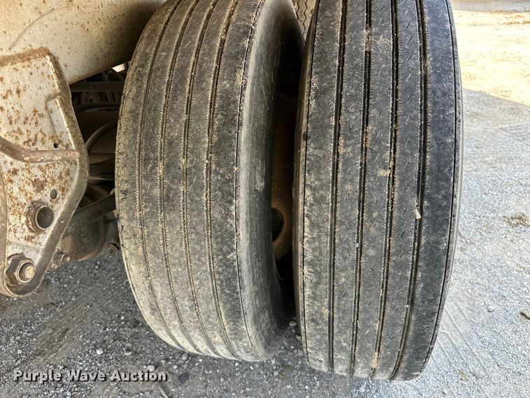 image for item NR9841 1992 Utility  VS2R refrigerated van trailer