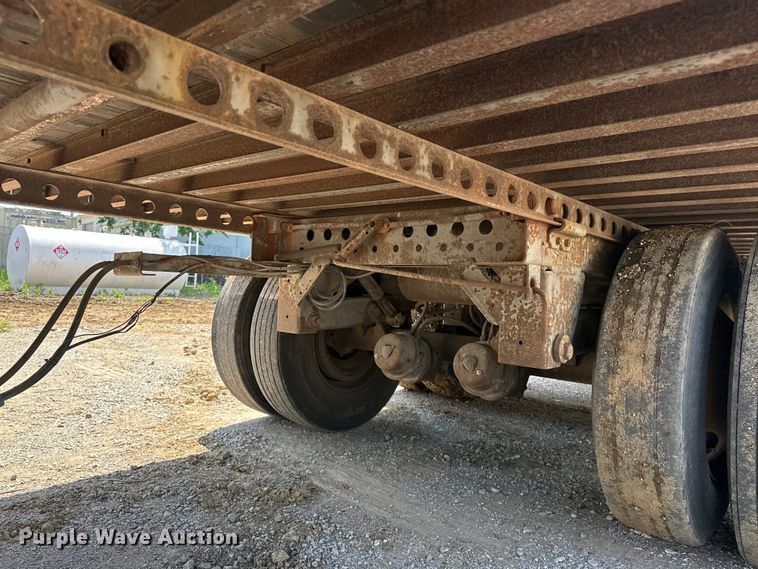 image for item NR9843 1999 Stoughton  AVW-535T-S-C-AR dry van trailer