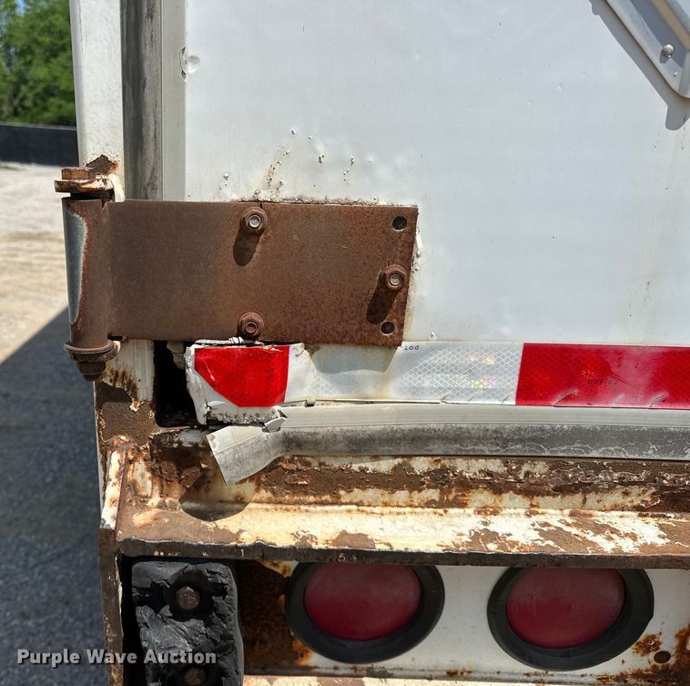 image for item NR9843 1999 Stoughton  AVW-535T-S-C-AR dry van trailer