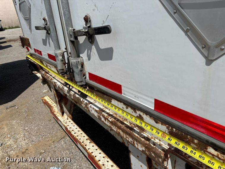 image for item NR9843 1999 Stoughton  AVW-535T-S-C-AR dry van trailer