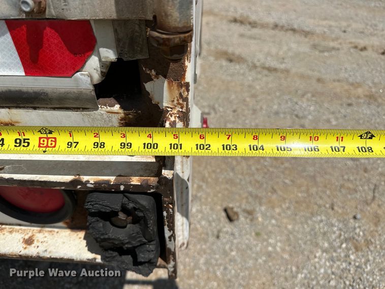 image for item NR9843 1999 Stoughton  AVW-535T-S-C-AR dry van trailer