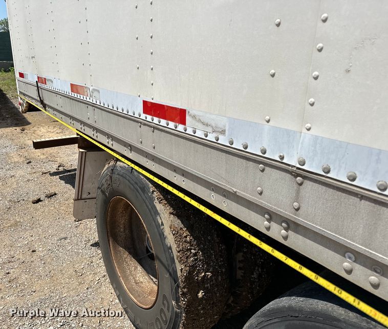 image for item NR9843 1999 Stoughton  AVW-535T-S-C-AR dry van trailer
