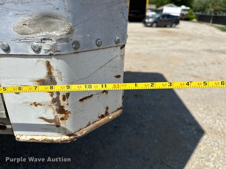 image for item NR9843 1999 Stoughton  AVW-535T-S-C-AR dry van trailer