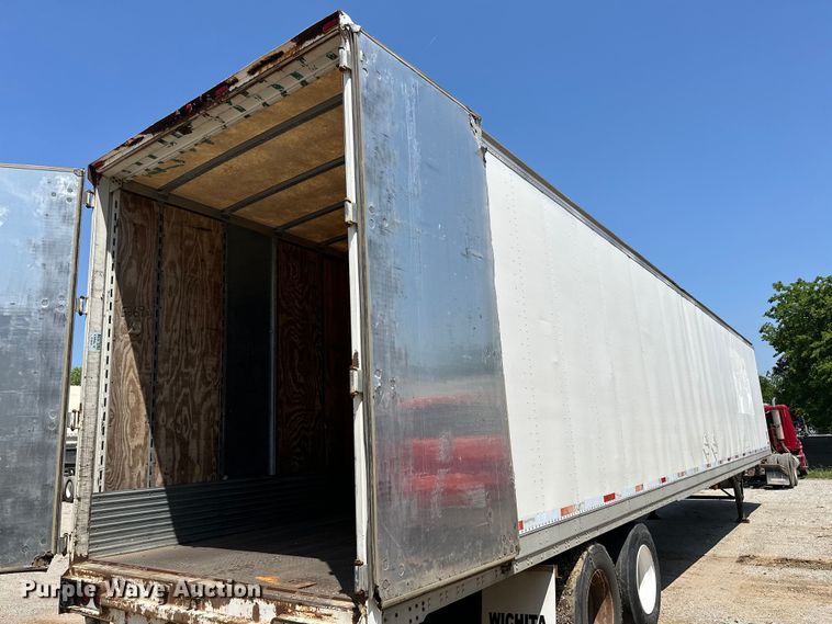 image for item NR9843 1999 Stoughton  AVW-535T-S-C-AR dry van trailer