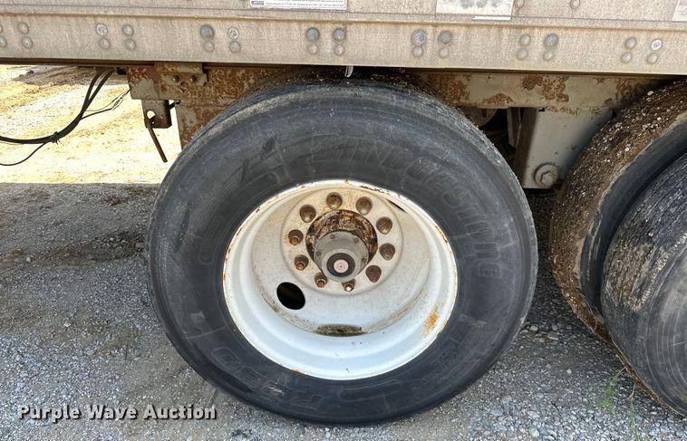 image for item NR9843 1999 Stoughton  AVW-535T-S-C-AR dry van trailer