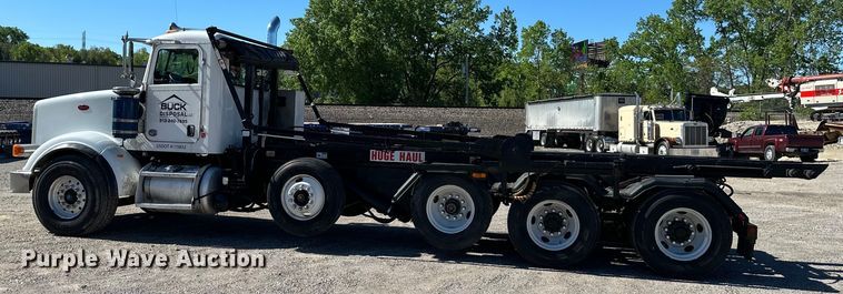 image for item NT9173 2011 Peterbilt  367 roll-off container truck