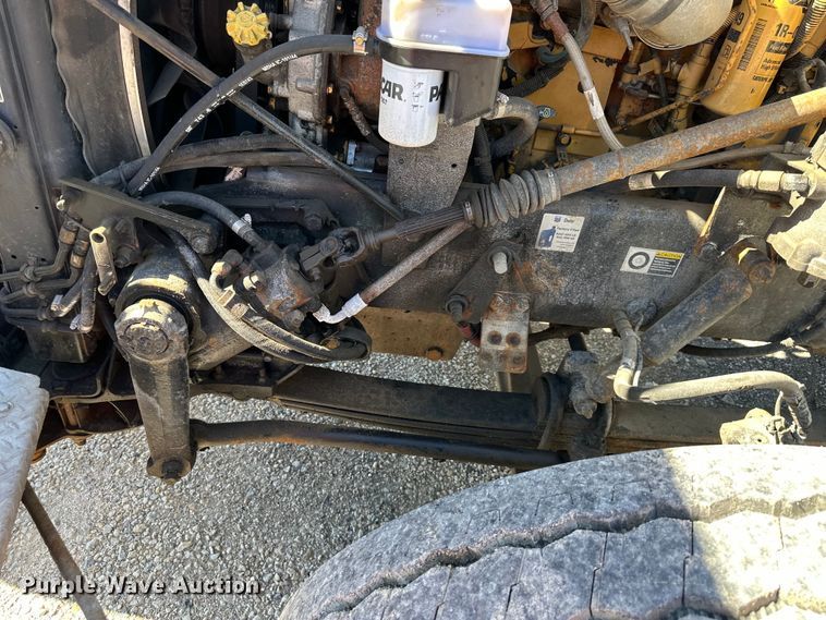 image for item NT9173 2011 Peterbilt  367 roll-off container truck