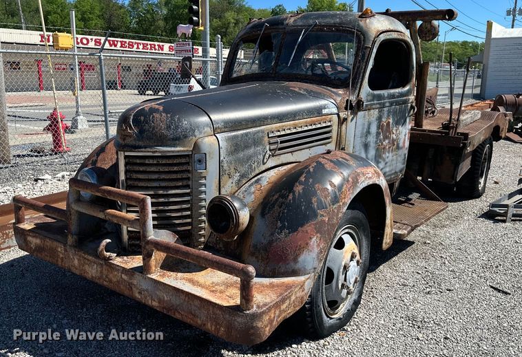 image for item NT9176 International Harvester T86-250 winch truck