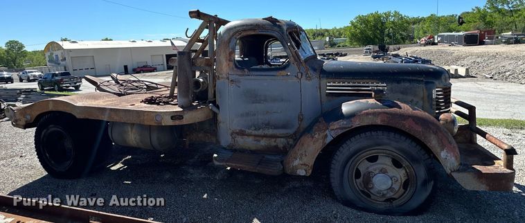 image for item NT9176 International Harvester T86-250 winch truck