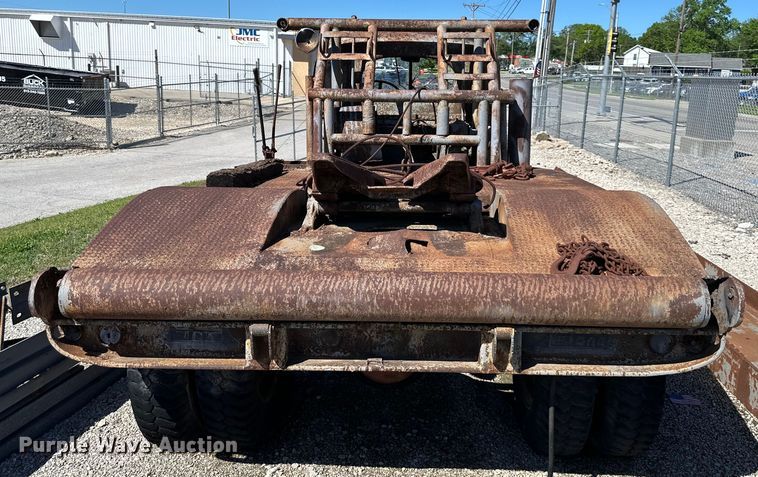 image for item NT9176 International Harvester T86-250 winch truck