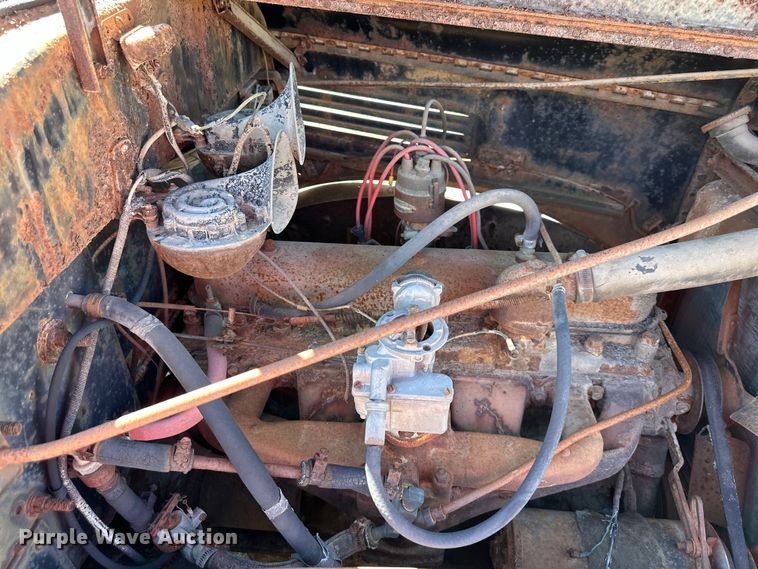 image for item NT9176 International Harvester T86-250 winch truck