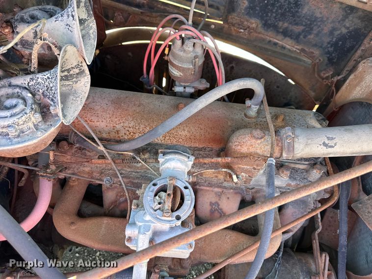 image for item NT9176 International Harvester T86-250 winch truck