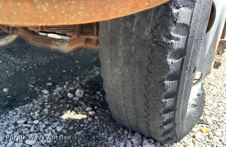 image for item NT9176 International Harvester T86-250 winch truck