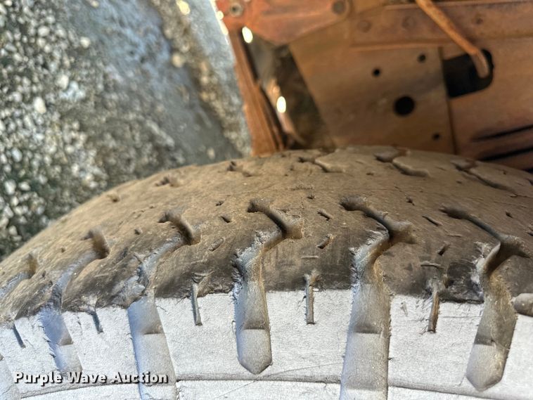 image for item NT9176 International Harvester T86-250 winch truck