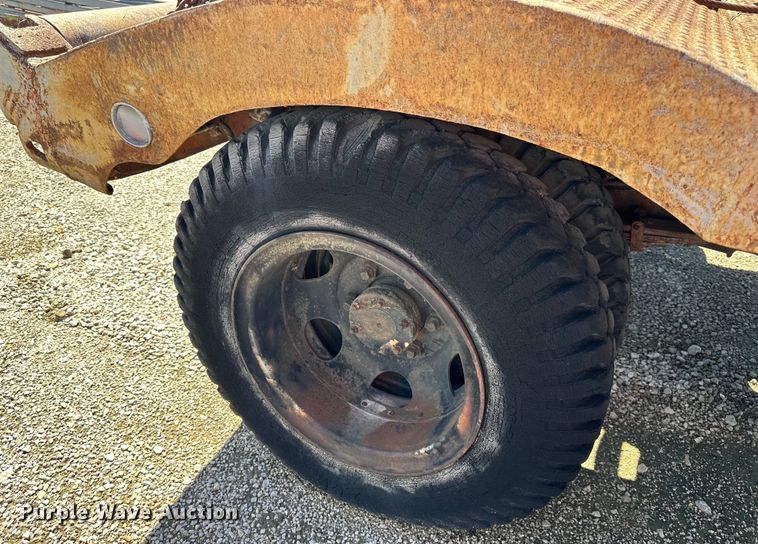 image for item NT9176 International Harvester T86-250 winch truck