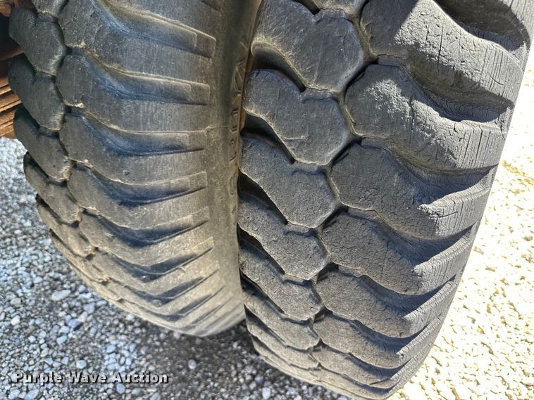 image for item NT9176 International Harvester T86-250 winch truck