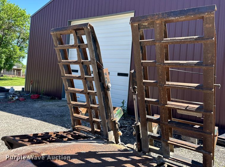 image for item NT9194 2005 Load King CS352 equipment trailer