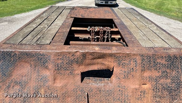 image for item NT9194 2005 Load King CS352 equipment trailer