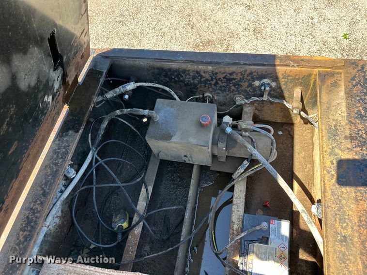 image for item NT9194 2005 Load King CS352 equipment trailer