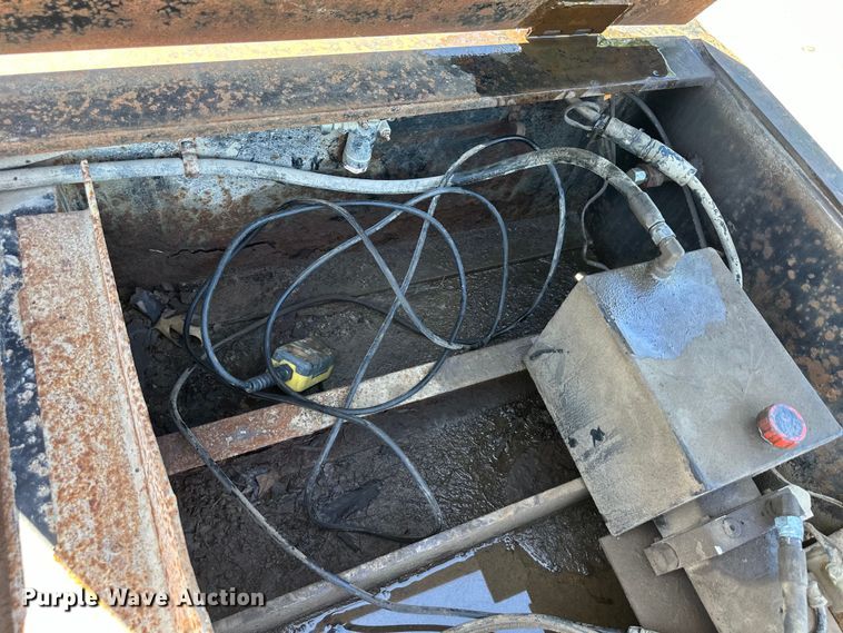 image for item NT9194 2005 Load King CS352 equipment trailer