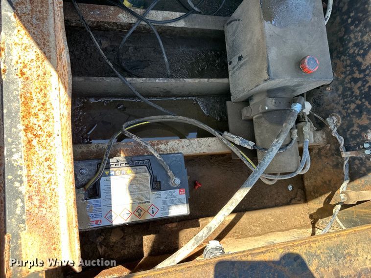 image for item NT9194 2005 Load King CS352 equipment trailer